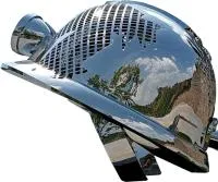 Каска - скульптура абстрактная скульптура из нержавеющей стали на заказ — Выкса  
